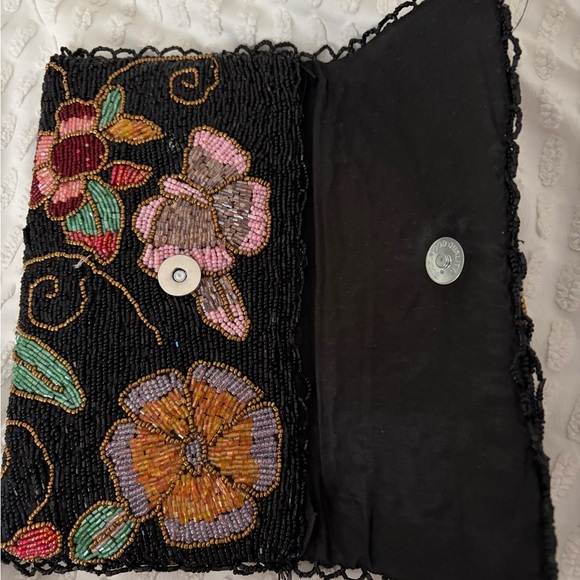 Floral Beaded Clutch - Picture 2 of 4